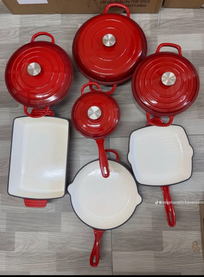 Cast iron cookware set
